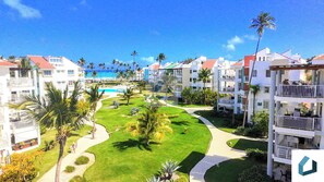 Exterior - Memorable Beach-front Complex Fun Pools Dine Shop (Punta Cana)