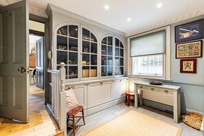 Interior - Elegant Highgate Garden Retreat (London)