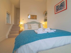 Desk, travel crib, WiFi, bed sheets