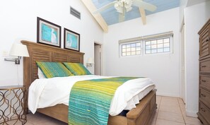 3 bedrooms, iron/ironing board, WiFi, bed sheets - Three Bedroom Townhouse (Freeport)