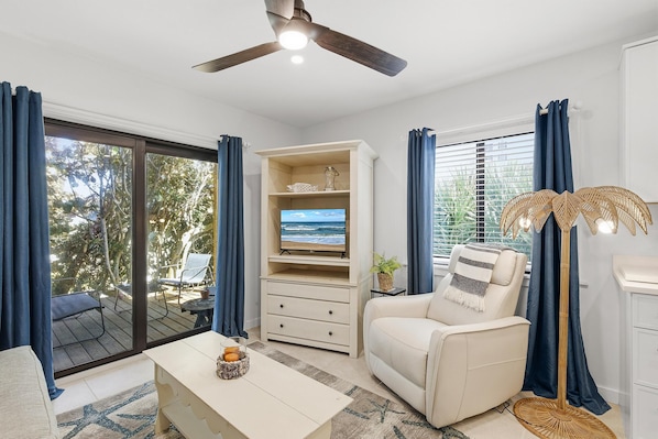 Apartamento, 1 cama de matrimonio con sofá cama (Sea Dunes Nautilus B8) | Zona de estar