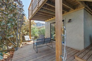 Apartamento, 1 cama de matrimonio con sofá cama (Sea Dunes Nautilus B8) | Restaurante al aire libre