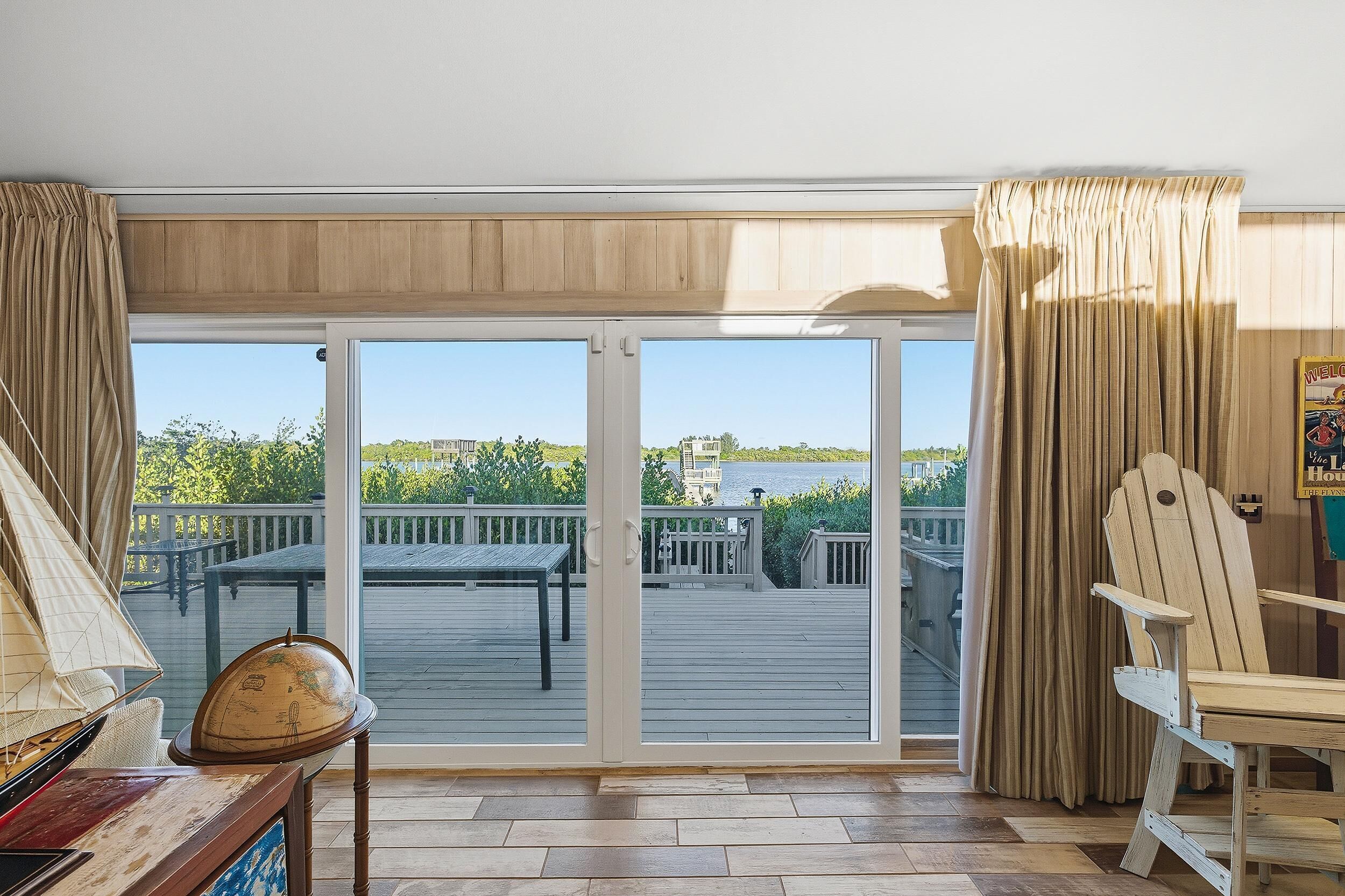 單棟房屋, 多張床 (Hooked on the River) | 內部