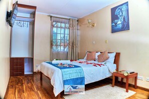 5 Schlafzimmer, Bügeleisen/Bügelbrett, WLAN
