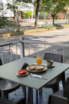 Free daily full breakfast  - Hotel Verony La 70 - Laureles (Medellín)