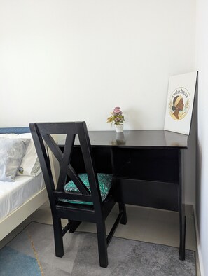 1 chambre, fer et planche Ă repasser, Wi-Fi, draps fournis