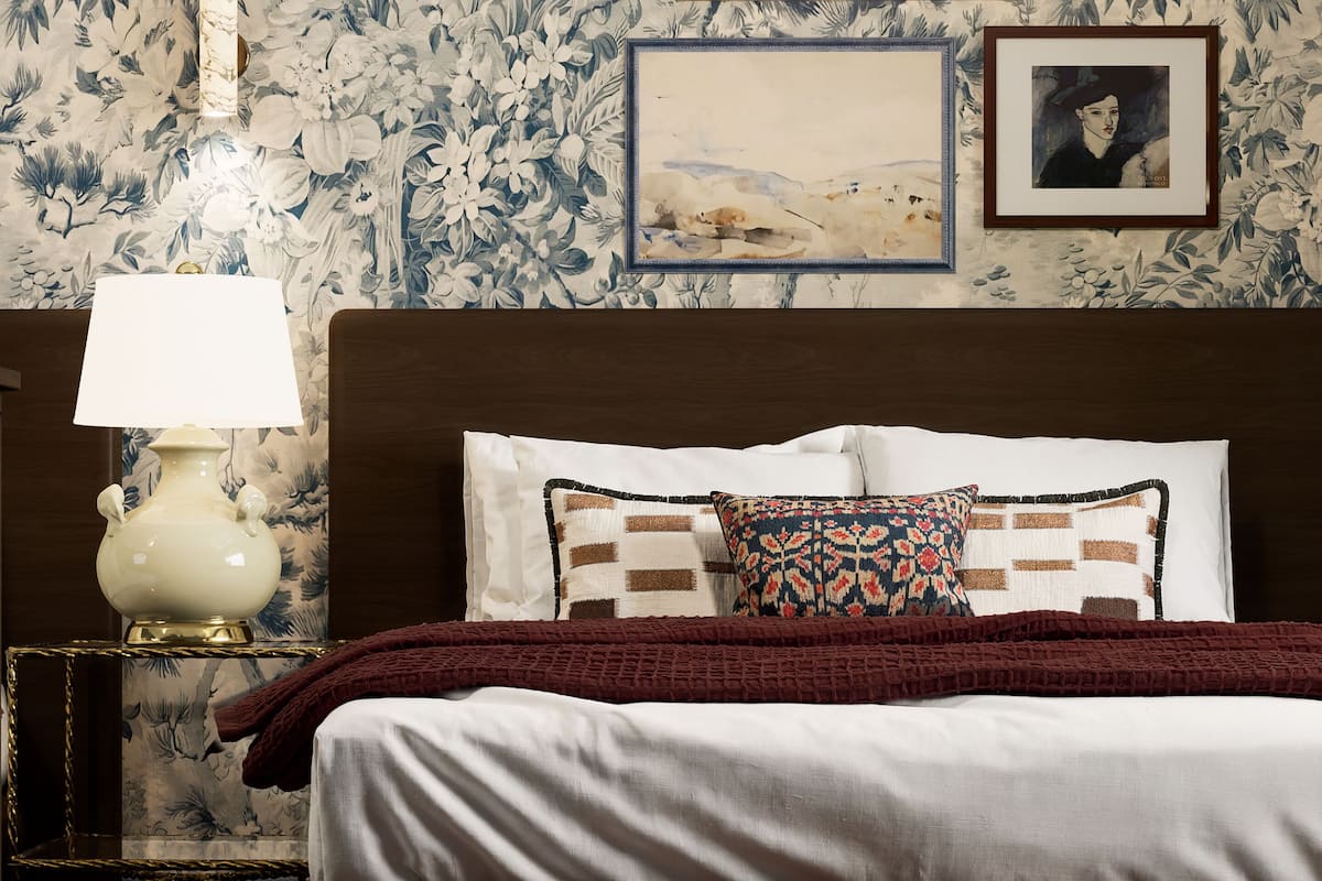 Caja de seguridad en la habitación y cortinas blackout