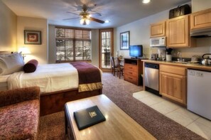 2 bedrooms, iron/ironing board, Internet, bed sheets - Grand Timber Lodge in lovely Breckenridge, Sleeps up to 6 May 3 - May 10. (Breckenridge)