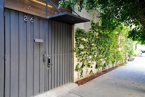 Perincian bahagian luar