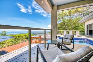 Terrace/patio - LHF- Oceanview Villa: 3 Suites • Sleeps 8• 2 pools (Garabito)