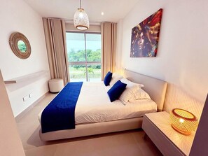 Fer et planche à repasser, accès Internet, draps fournis