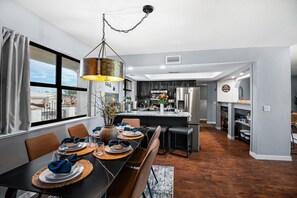 Dining - Grand Havasu Oasis: Pool |Game Area |BBQ (Lake Havasu City)