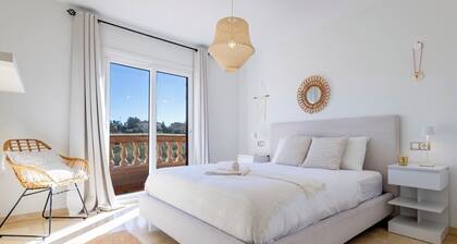 Mediterrane Meerblick Villa with 5 Bedrooms