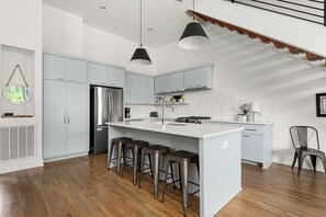 Fridge, microwave, oven, stovetop - Skyline Views - Closest Neighborhood to Broadway! (Nashville)