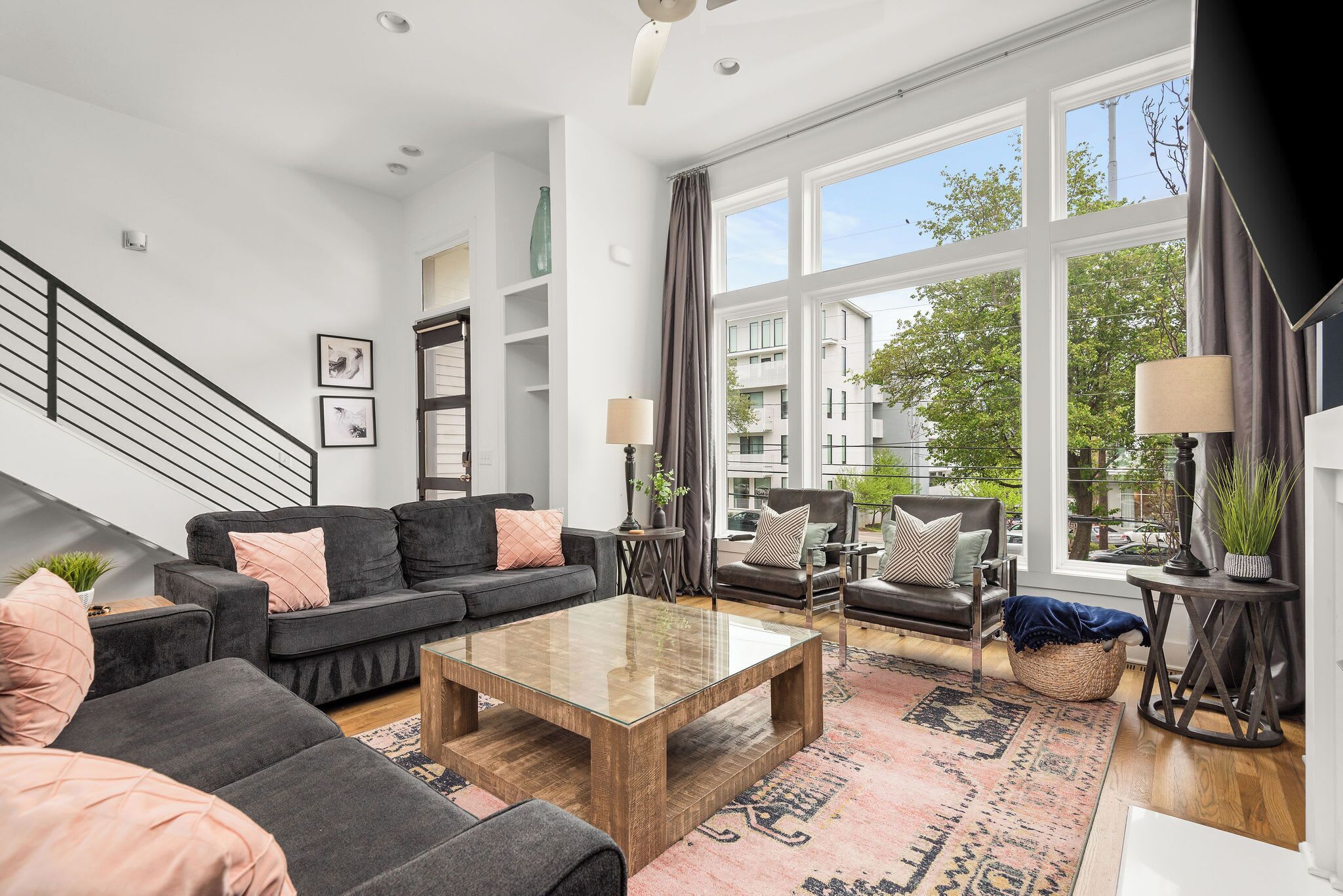 TV, fireplace, offices