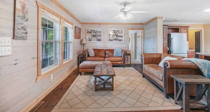 Lakefront Retreat w Dock Boat Rental & Views!