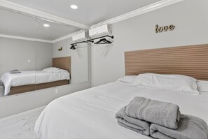 Iron/ironing board, WiFi, bed sheets