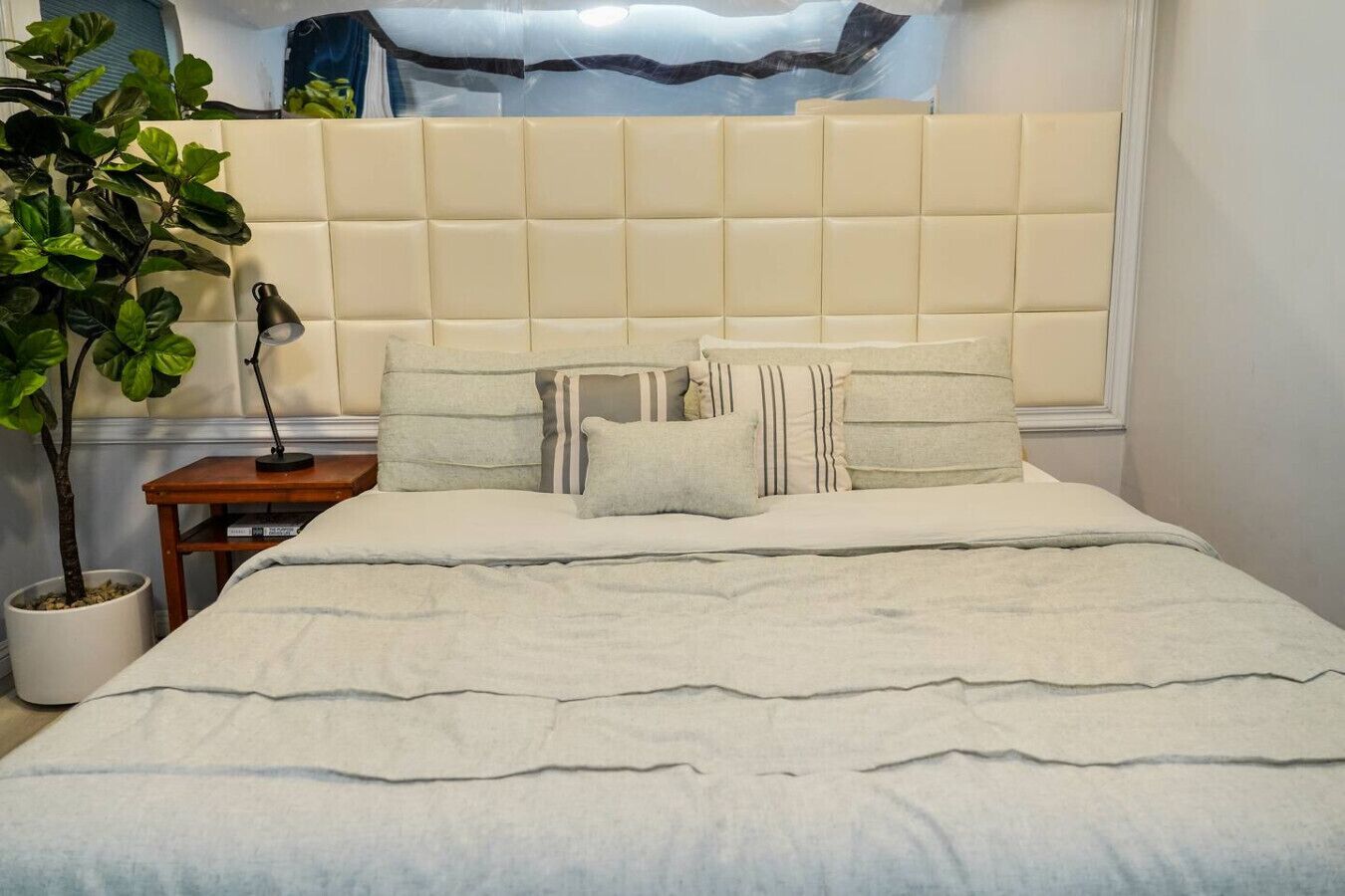 Skrivebord, wi-fi og sengetøy