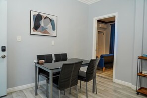 Dining - Quaint 1 Bedroom Suite El Monte Getaway near LA (El Monte)