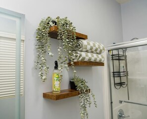 Hair dryer - Quaint 1 Bedroom Suite El Monte Getaway near LA (El Monte)