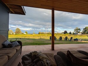 Terrace/patio - Sharing "Our Time" with you on Lake Champlain. (North Hero)