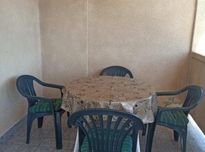Outdoor dining - Apartments Branka Pag - One Bedroom Apartment - MIddle (Pag)
