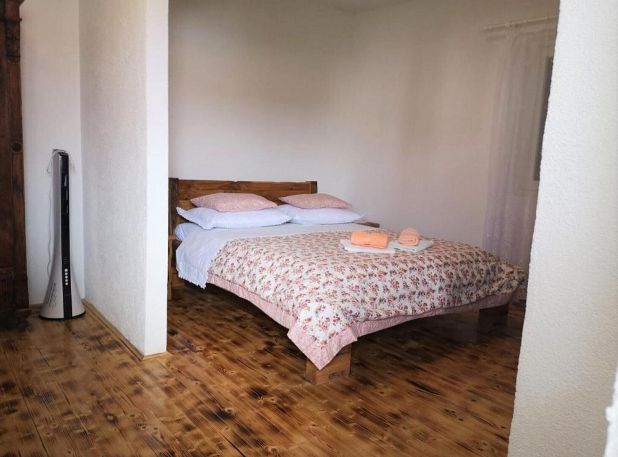 12 Schlafzimmer, Bügeleisen/Bügelbrett, Internetzugang, Bettwäsche