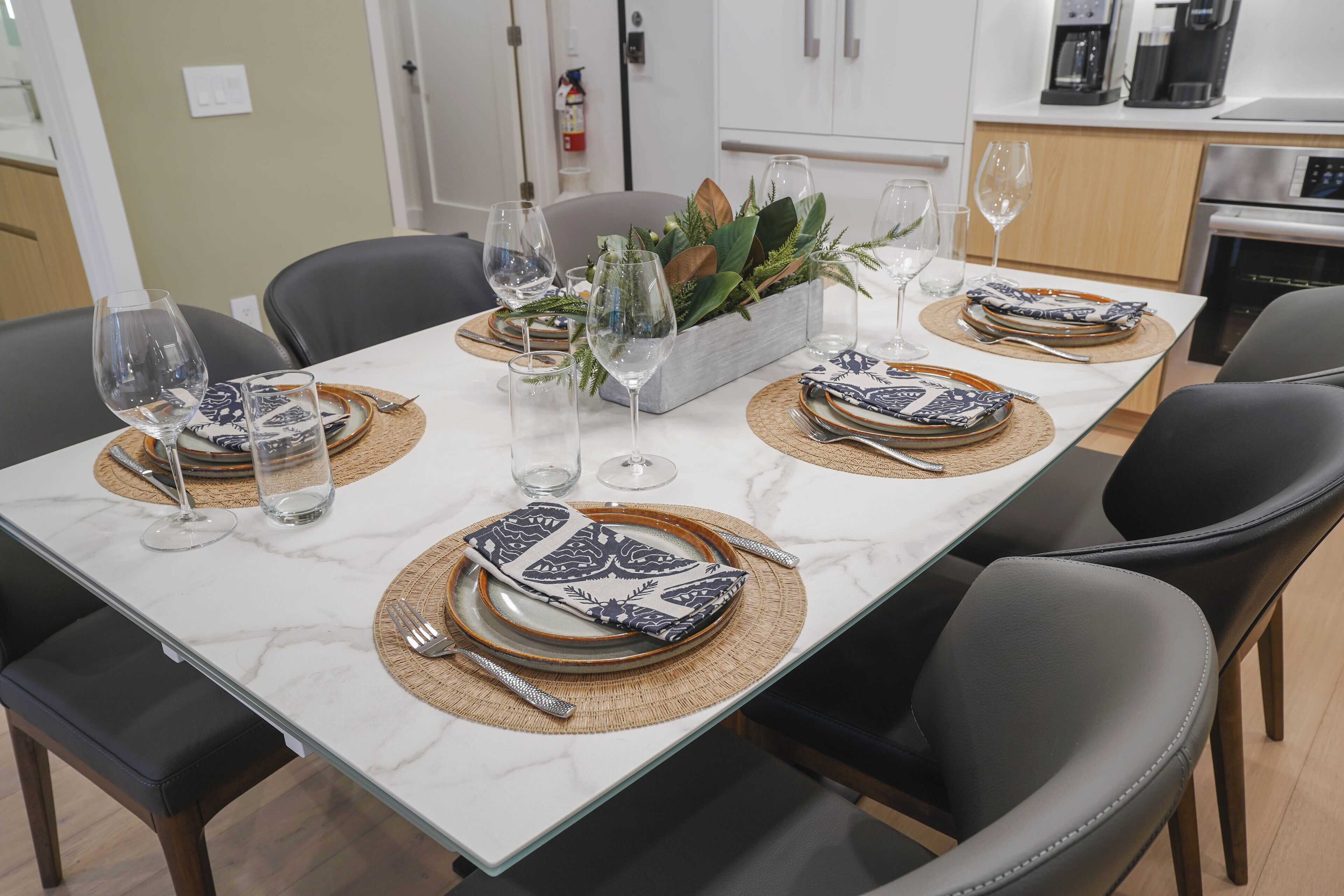 Deluxe Condo, Mountain View | Dining