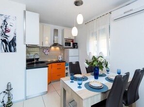 Dining - Apartments Bellavista Grebaštica - Classic One Bedroom Apartment with Balcony (Šibenik)