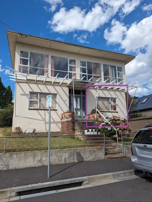 Exterior - Bayley 4 - City views with parking (Glebe)