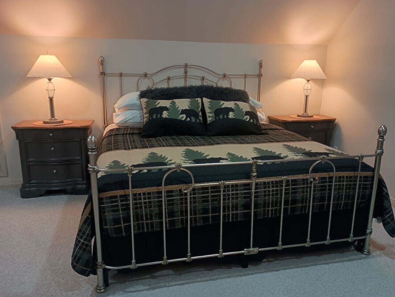 Desk, iron/ironing board, free WiFi, bed sheets