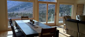 Cliffside Modern Mountain Retreat