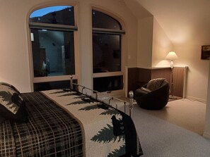 Bureau, fer et planche à repasser, Wi-Fi gratuit, draps fournis