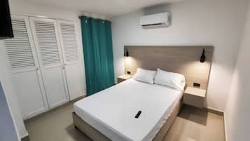 Standard Apartment | Iron/ironing board, free WiFi