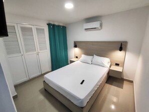 Comfort Apartment | Iron/ironing board, free WiFi - Edificio Los Manglares  (Cartagena)