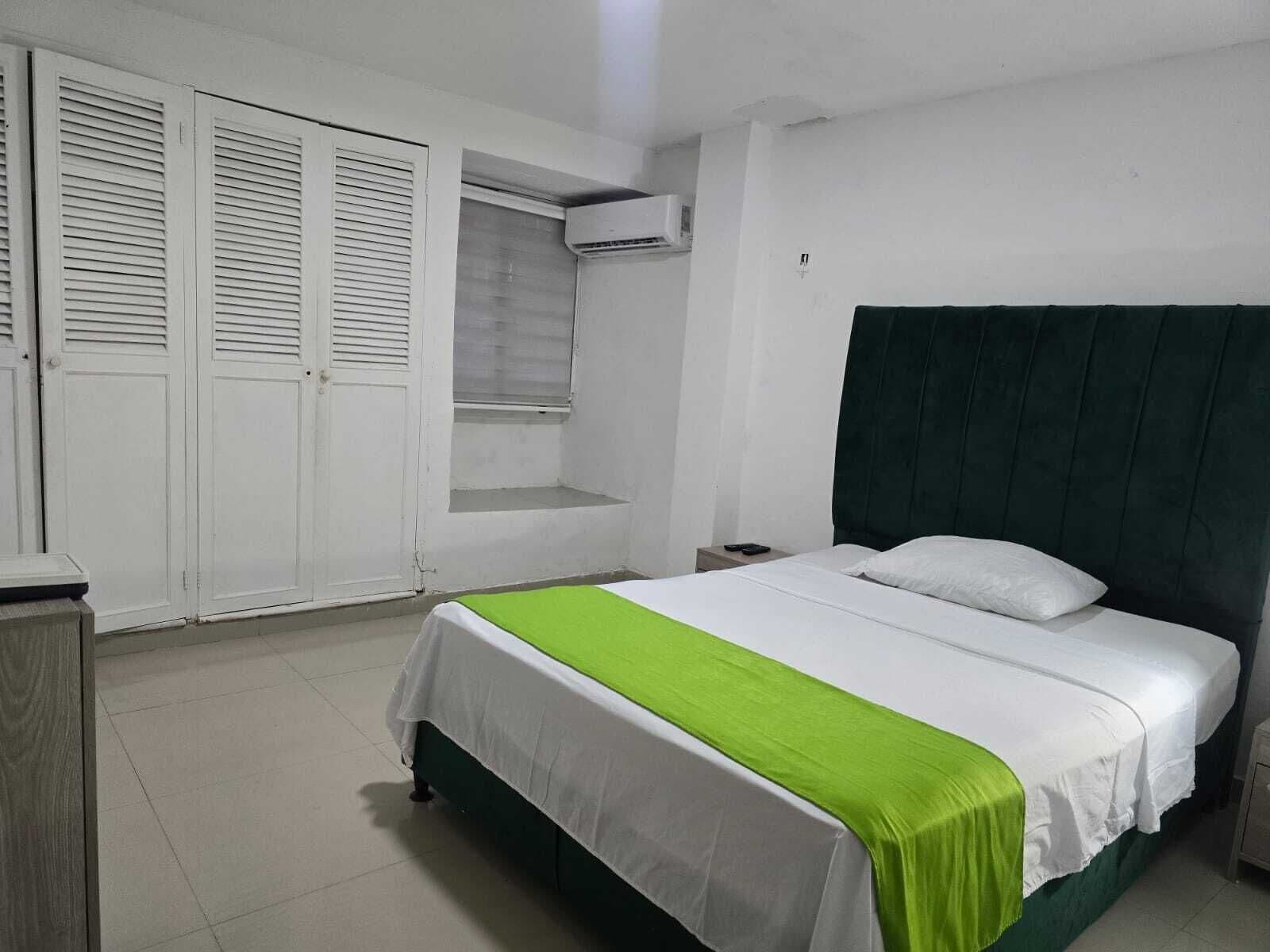 Familieleilighet, hageutsikt | Strykejern/-brett og wi-fi (inkludert)