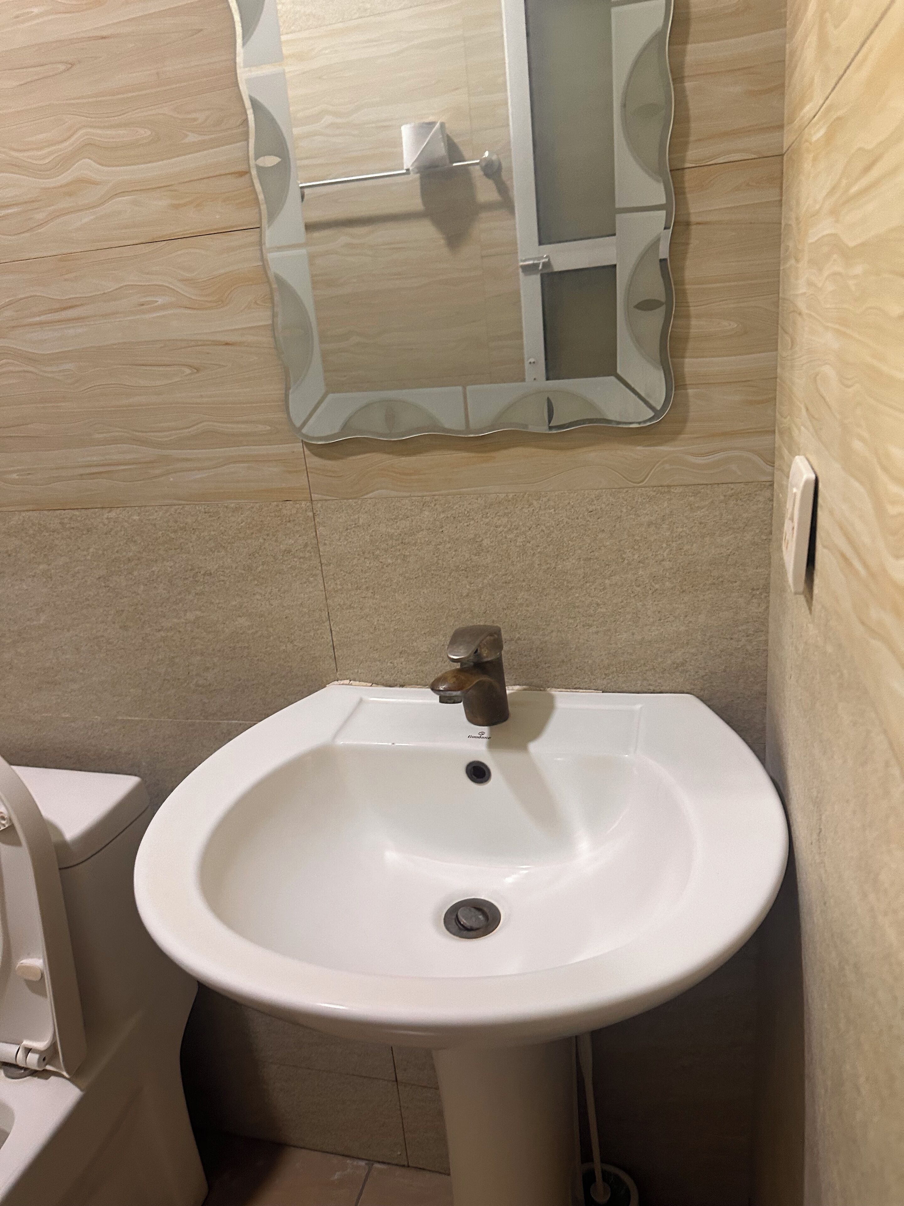 Shower, free toiletries, towels, soap