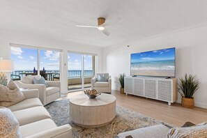Interior - Surf Dweller 405 - Emerald Beach Hide Away (Fort Walton Beach)