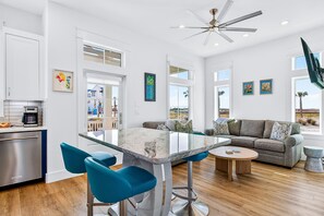 Interior - Palmilla dog-friendly retreat w/ back yard, porch, golf, pools, gym, beach (Port Aransas)