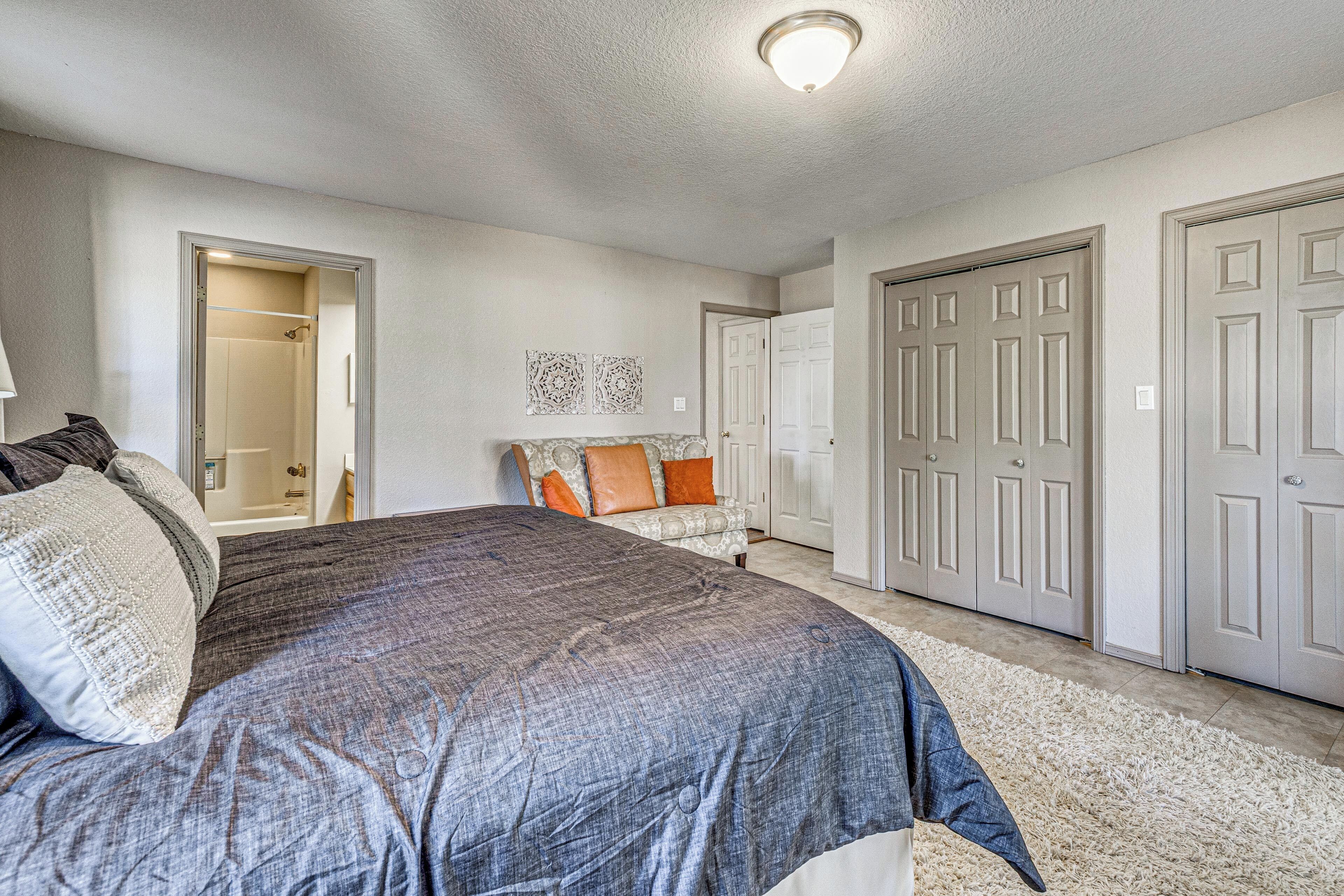 5 chambres, bureau, fer et planche à repasser, accès Internet