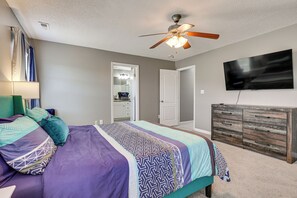 4 bedrooms, iron/ironing board, Internet, bed sheets - Quiet Suburban Huntsville Home: 8 Mi to Madison! (Harvest)