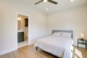 5 bedrooms, iron/ironing board, Internet, bed sheets