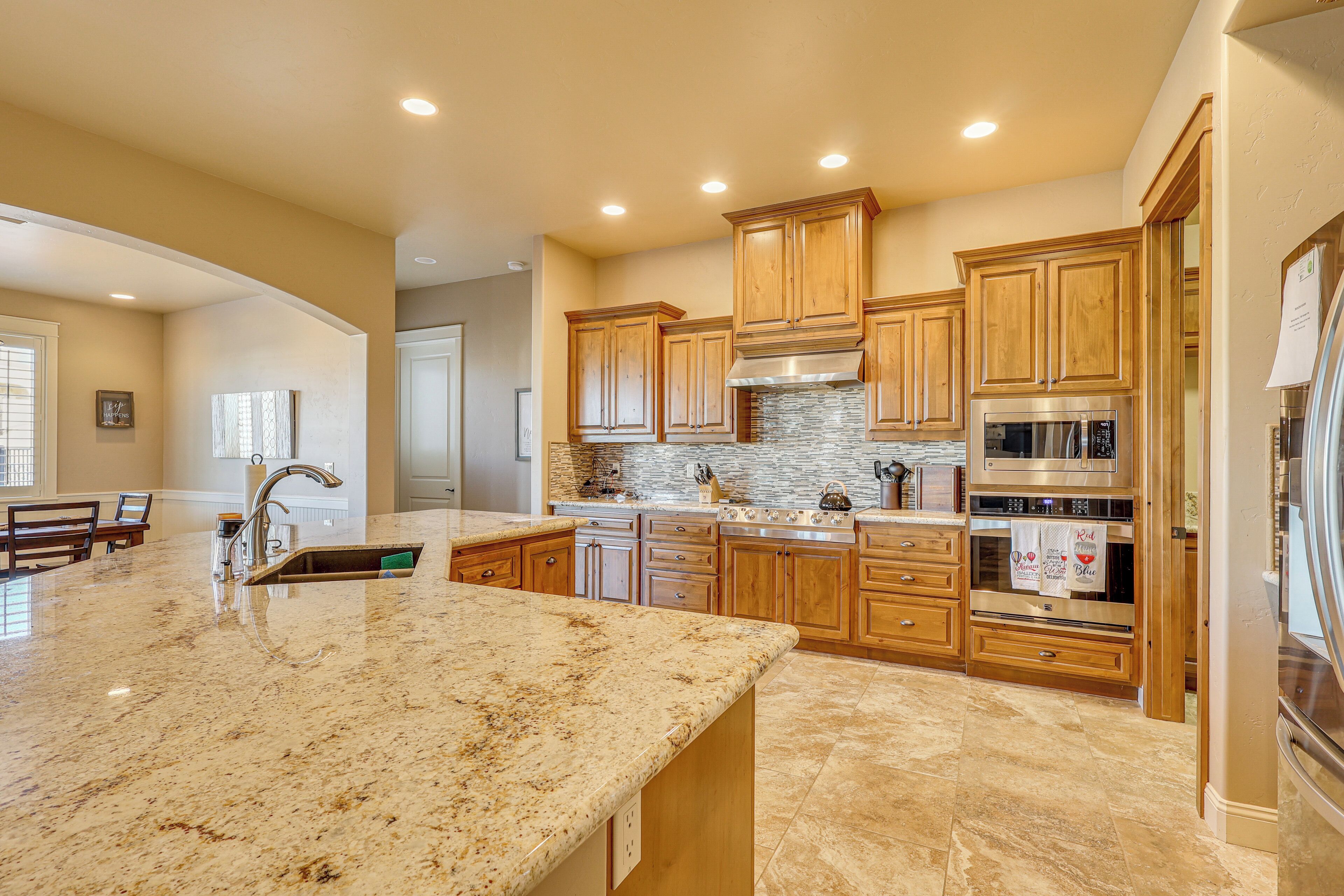 Refrigerador, microondas, parrilla de estufa y lavavajillas 