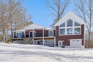 Exterior - Hot Tub + Fire Pits: Waterfront Lake Anna Escape! (Louisa)