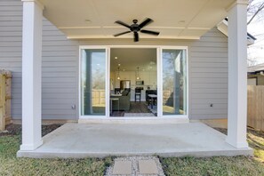 Exterior detail - Walk to Restaurants: Modern Escape Near Kyle Field (College Station)