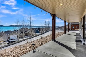 Property grounds - Comfort, Convenience, and Room for the Whole Crew (Garden City)