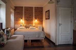 Deluxe Apartment, Garden View | Blackout drapes, soundproofing, iron/ironing board, free WiFi - Młynarzowy Dworek (Gdynia)