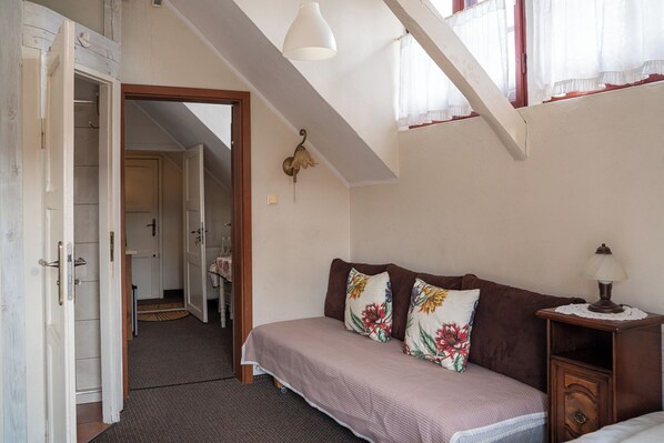 Comfort Apartment, Garden View | Blackout curtains, soundproofing, iron/ironing board, free WiFi