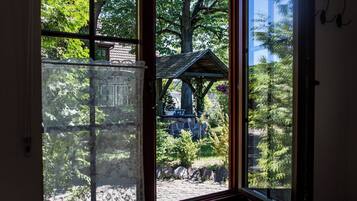 Departamento Confort, vista al jardín | Vista al jardín