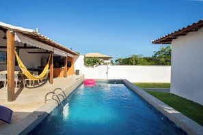 Outdoor pool - QUINTAL DE BÚZIOS
Casa com piscina, churrasqueira, 3 suítes completas com ar (Armação dos Búzios)